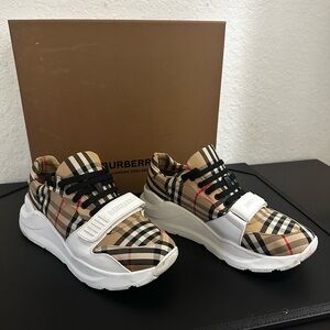 Burberry Regis Low Top Sneaker Archive Beige Size 10.5 US